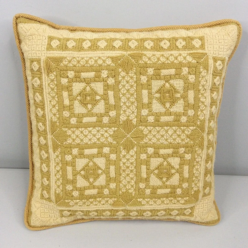 Vintage Needlepoint Handmade Decor Pillow Zipped Cover Craftsman Cottage Shabby